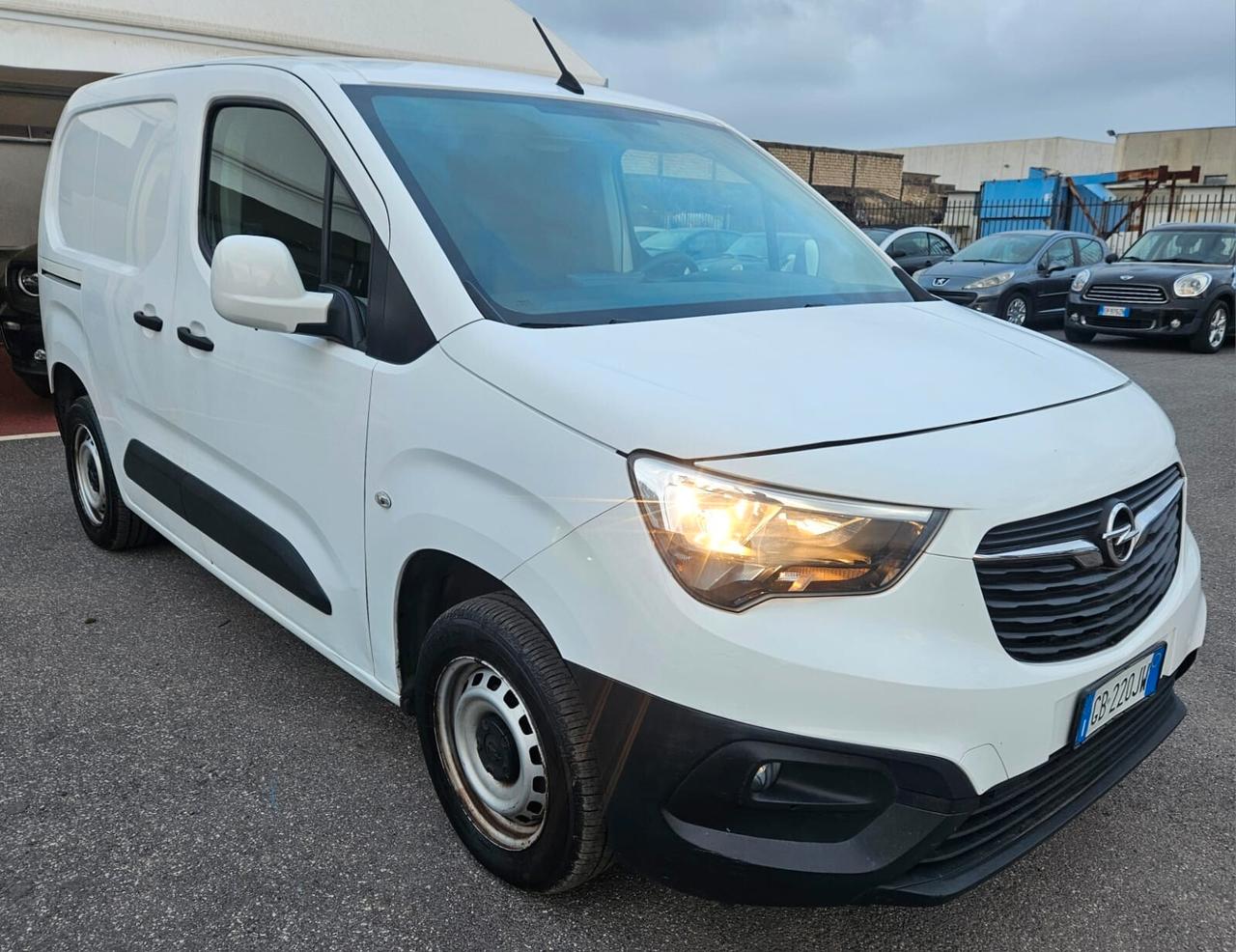 Opel Combo Cargo 1.5 Diesel - 3 POSTI -