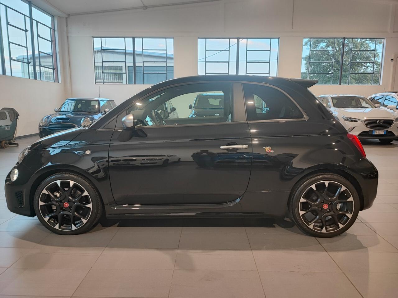 Abarth 595 1.4 T-Jet 165CV • Cerchi 17’’ • Scarico sportivo • Fari Bi-Xeno
