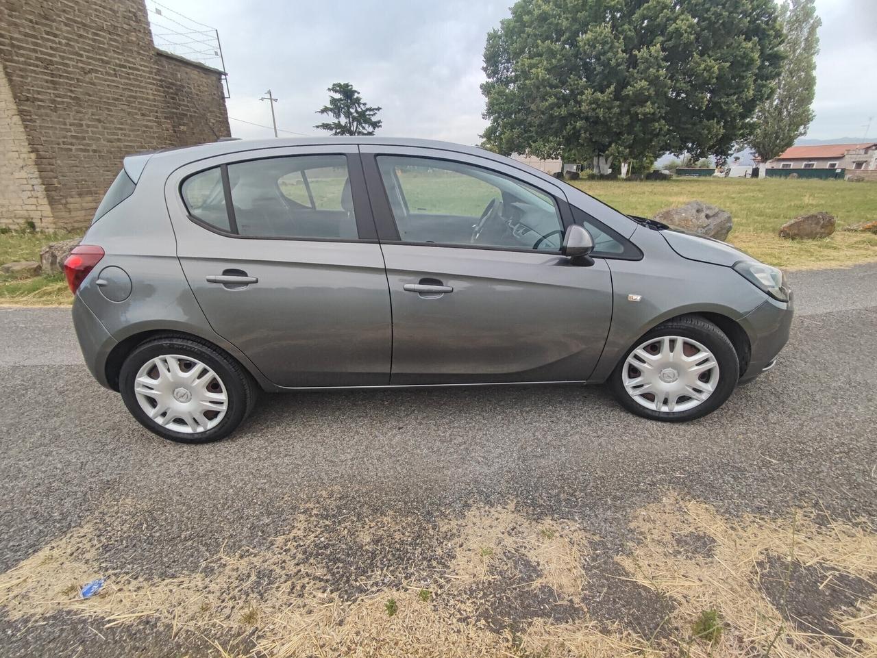 Opel Corsa 1.2 5 porte b-Color