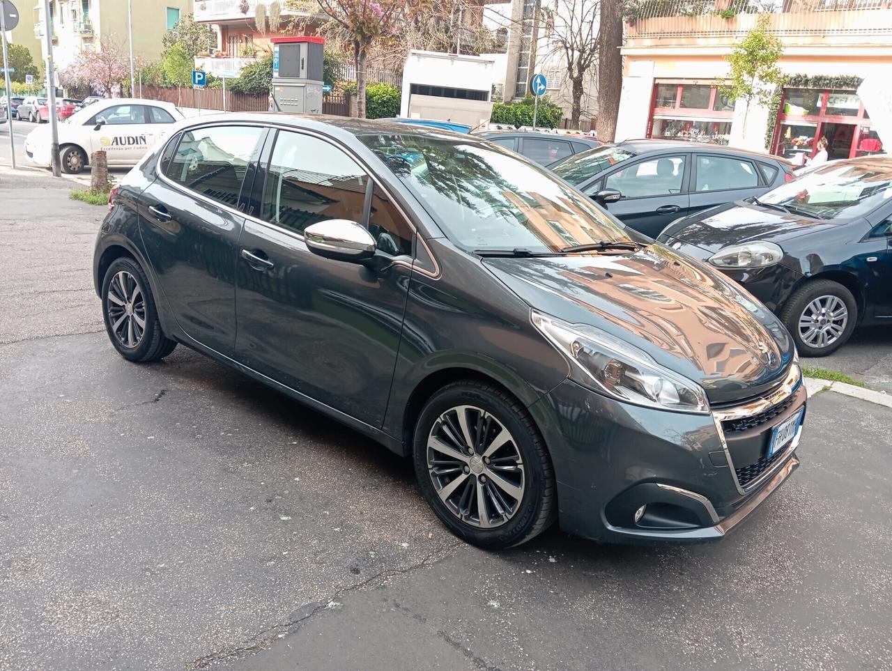 Peugeot 208 PureTech 1200 Allure offerta del mese