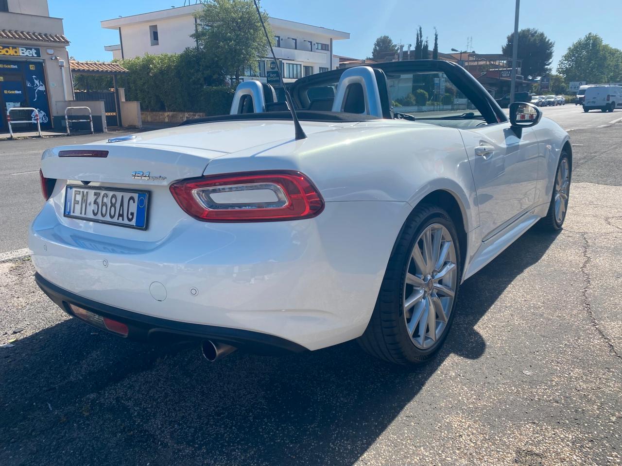 FIAT 124 Spider 1.4 M-air 140CV LUSSO Navi/FullLED-PARI AL NUOVO!