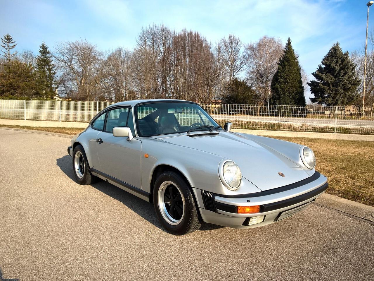 Porsche 911 Carrera 3.2 Coupé G50