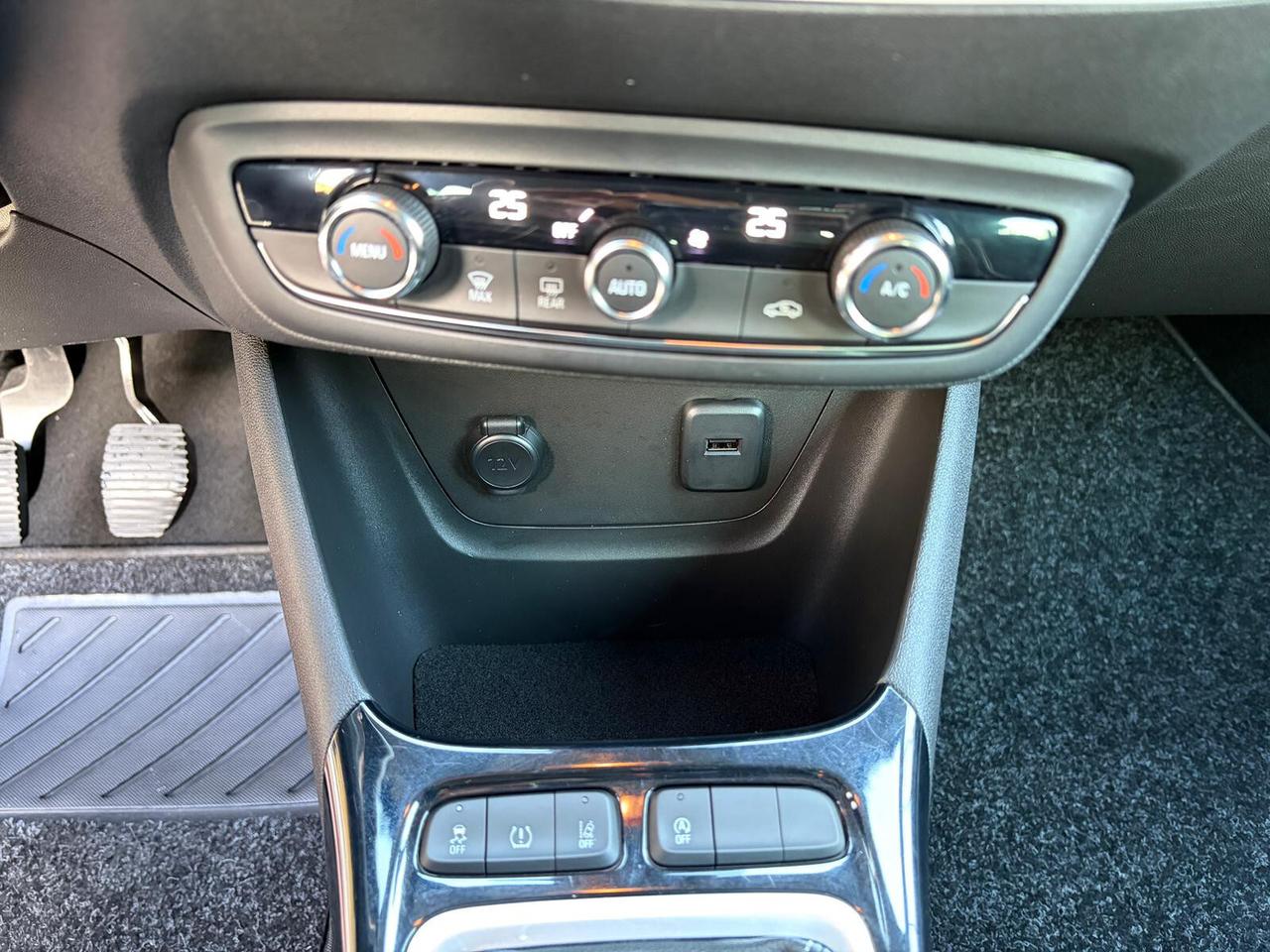 Opel Crossland 1.2 BENZINA 83CV S&S Design&Tech