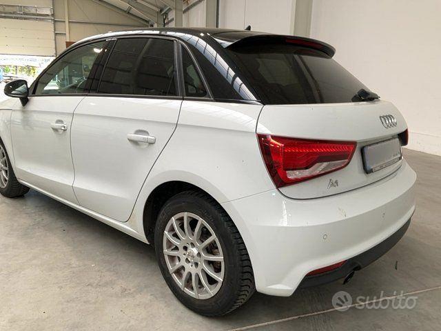 Audi A1 Sportback 1.0 tfsi ultra Sport 95cv 5Posti