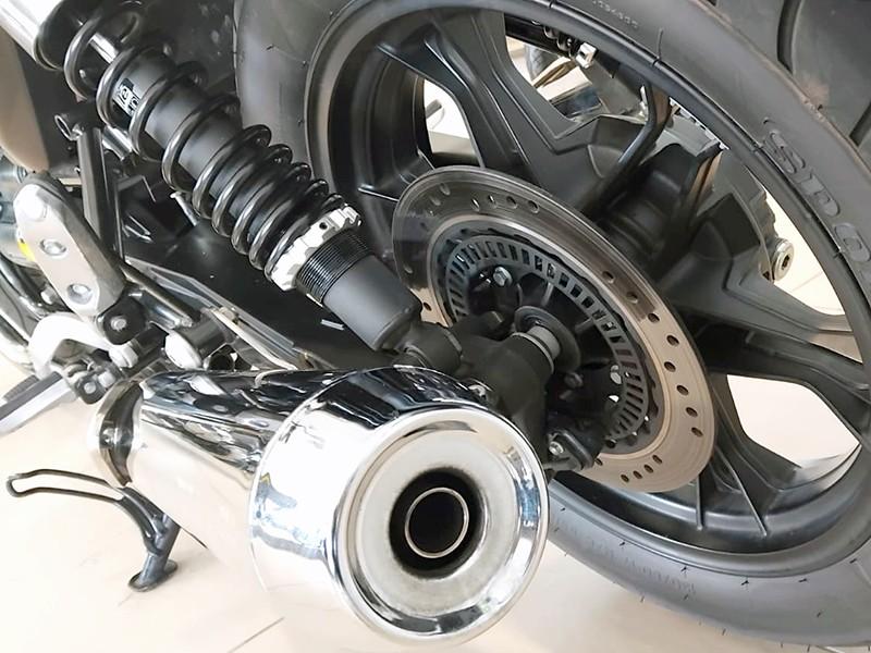 Moto Guzzi V7 II Stone