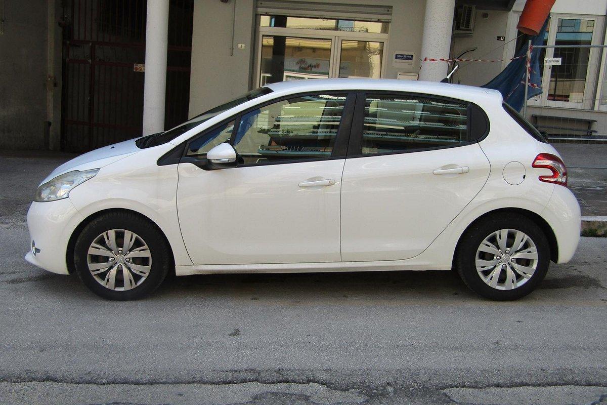 PEUGEOT 208 1° serie 1.4 HDi 68 CV 5 porte Active