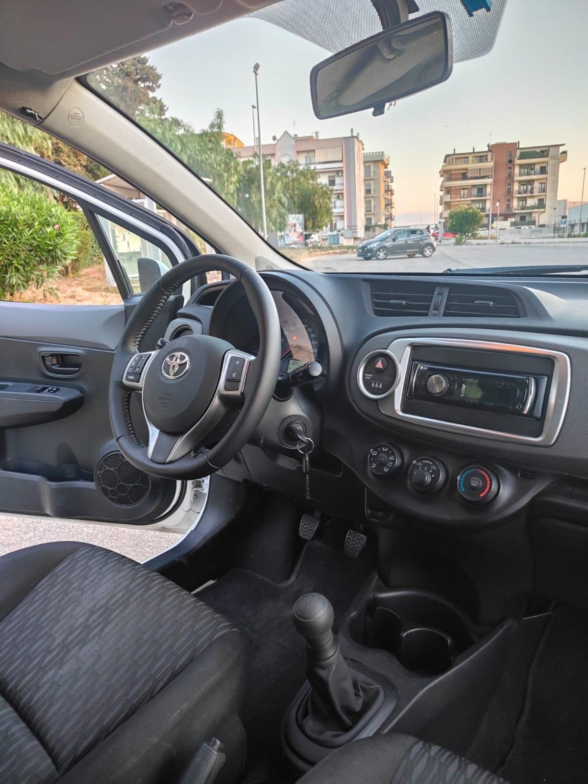 Toyota Yaris 1.0 5 porte Lounge