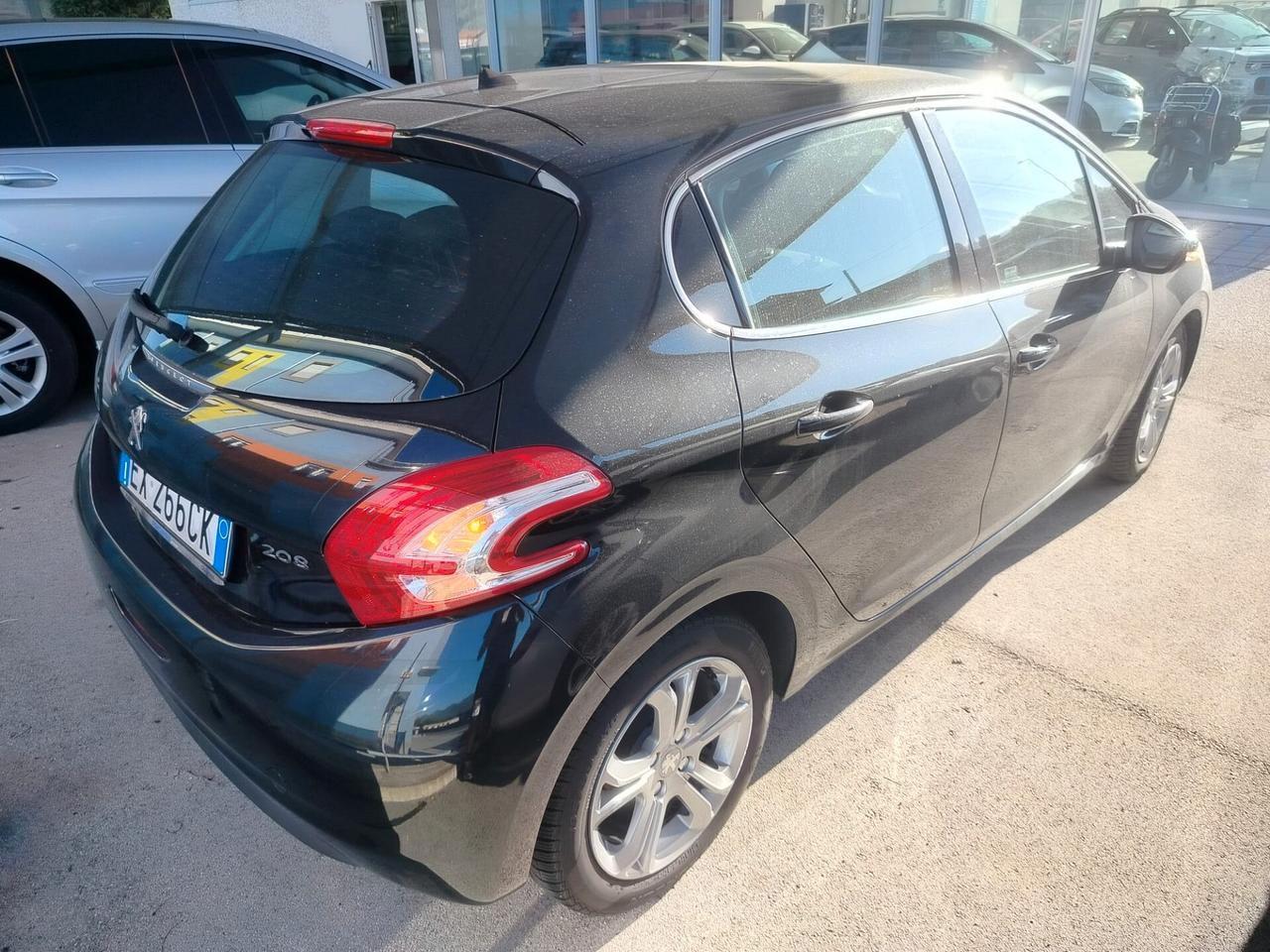 Peugeot 208 1.4 HDi 68 CV 5 porte Allure