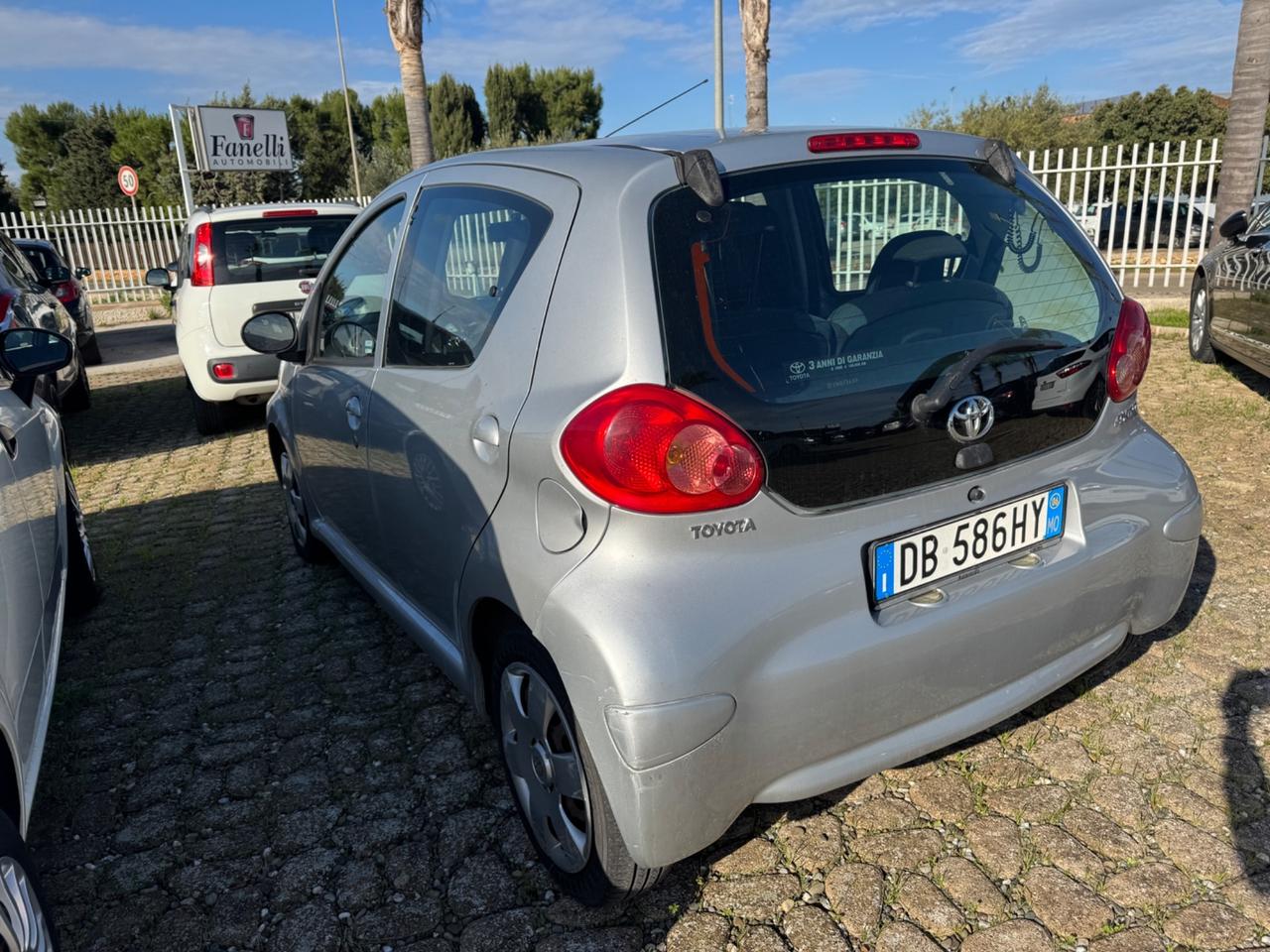 Toyota Aygo 1.4 turbodiesel 5 porte Sol