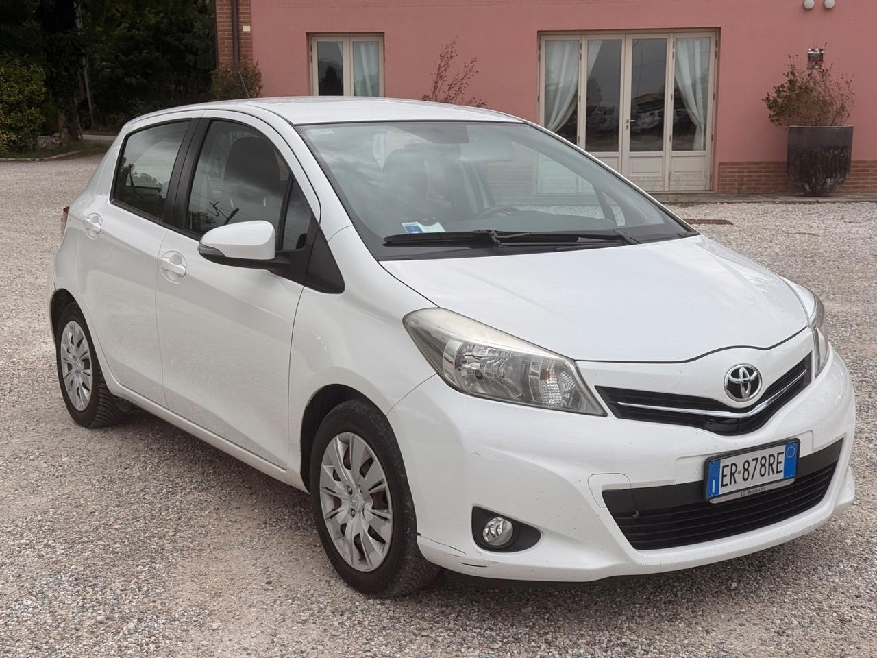 Toyota Yaris 1.0 5 porte Lounge