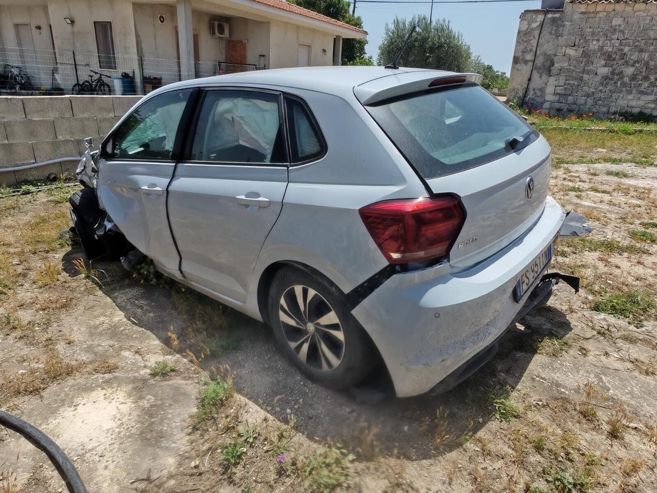 Volkswagen Polo 1.0 2018 sinistrata