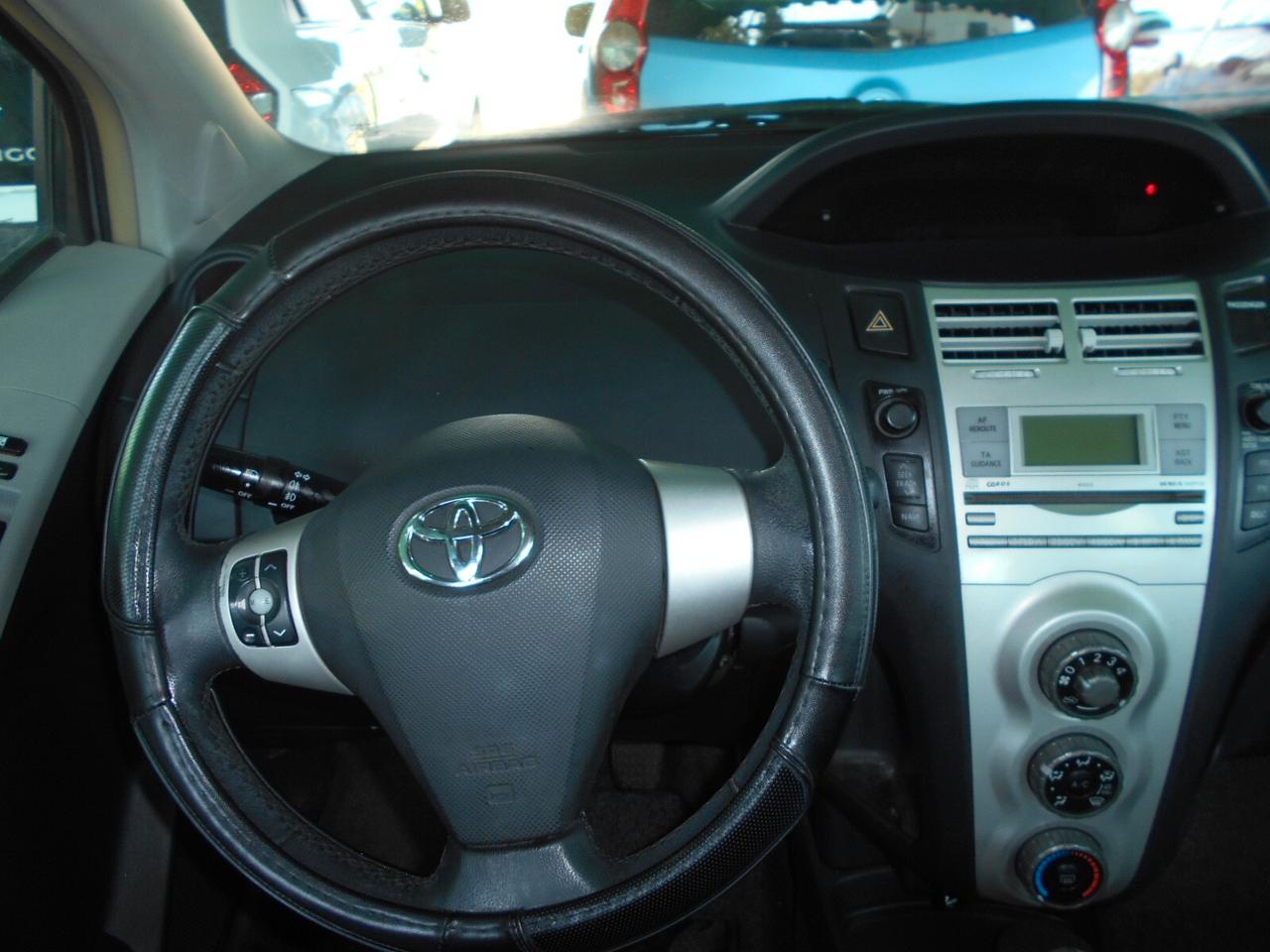 Toyota Yaris 1.3 5 porte 5 posti