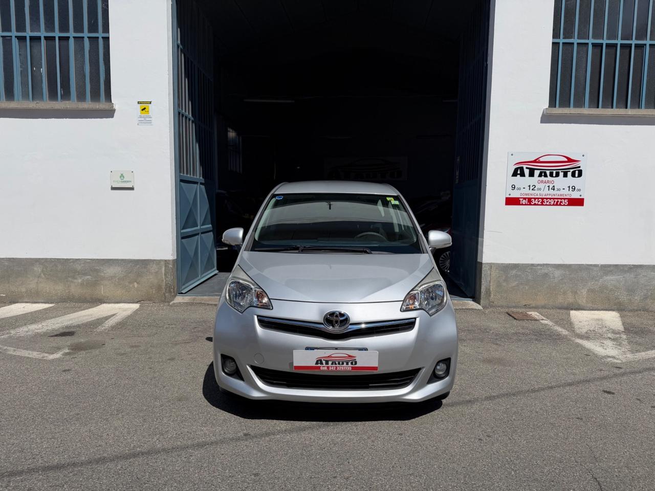 Toyota Verso-S 1.3 MT