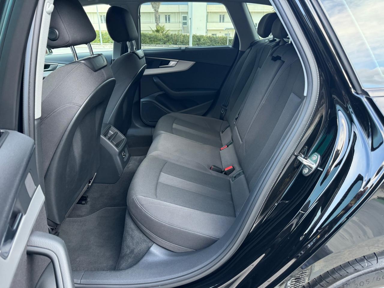 Audi A4 Avant 30 TDI/136 CV S tronic IBR/DIESEL