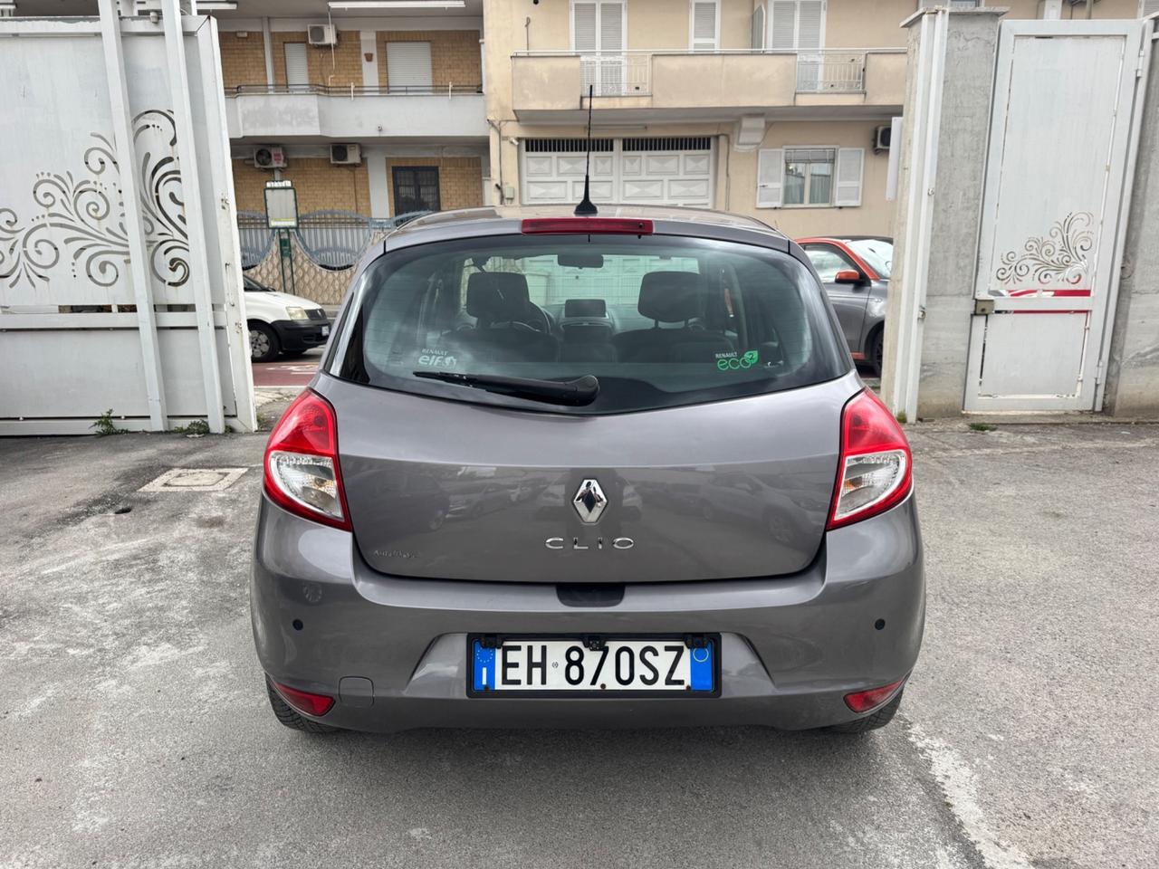 Renault Clio 1.2 GPL 75CV 20th 2011