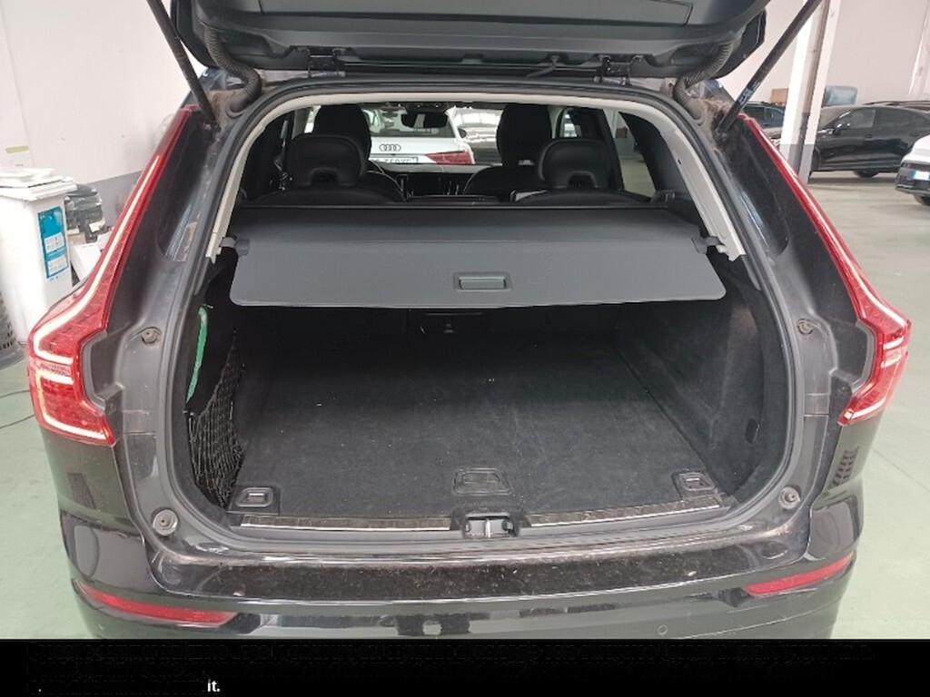 VOLVO XC60 2.0D 197CV B4 (D) AUTOMATIC BUSINESS ESSENTIAL ( FARI LED - COCKPIT - CRUISE - SENSORI POST. - CERCHI 18 )