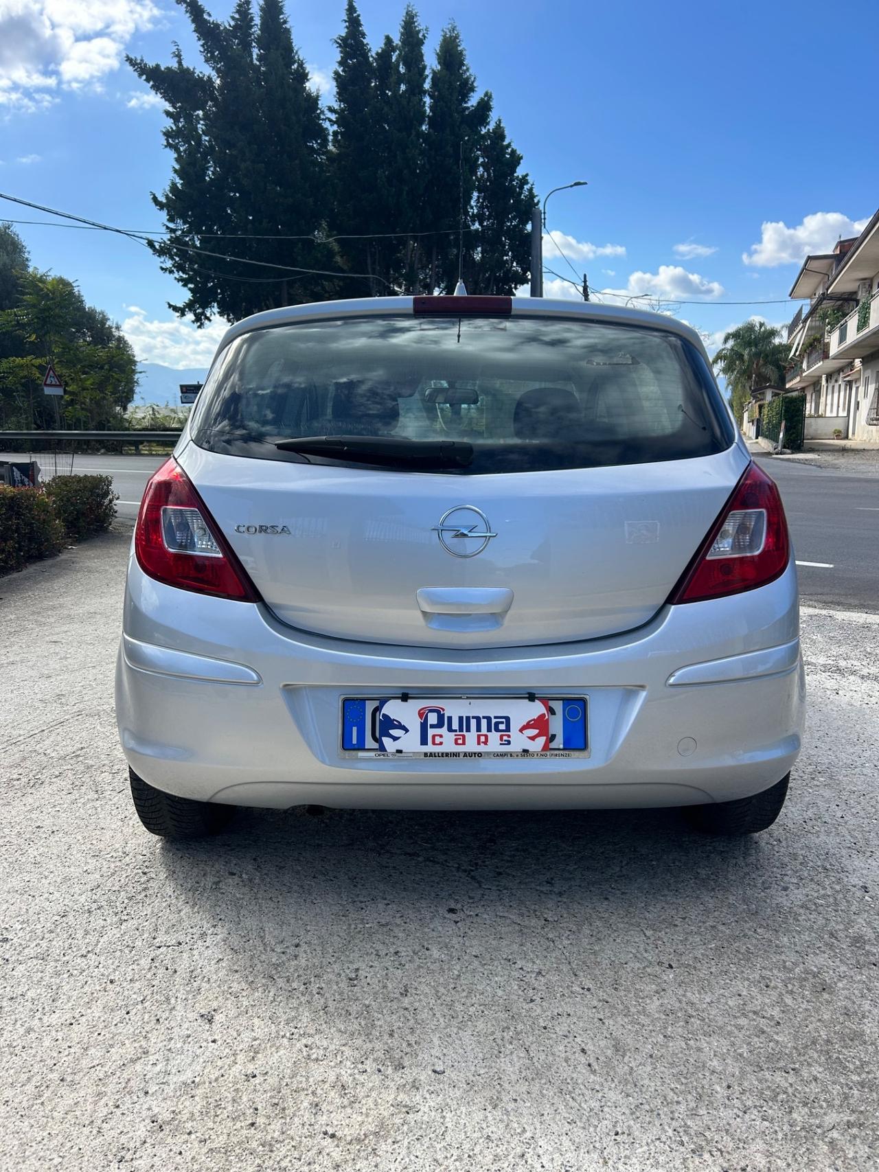 Opel Corsa 1.2 5 porte Cosmo
