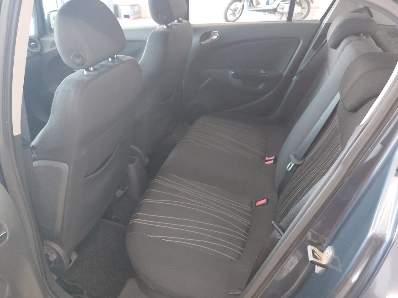 Opel Corsa 1.2 5 porte soli 118000 km