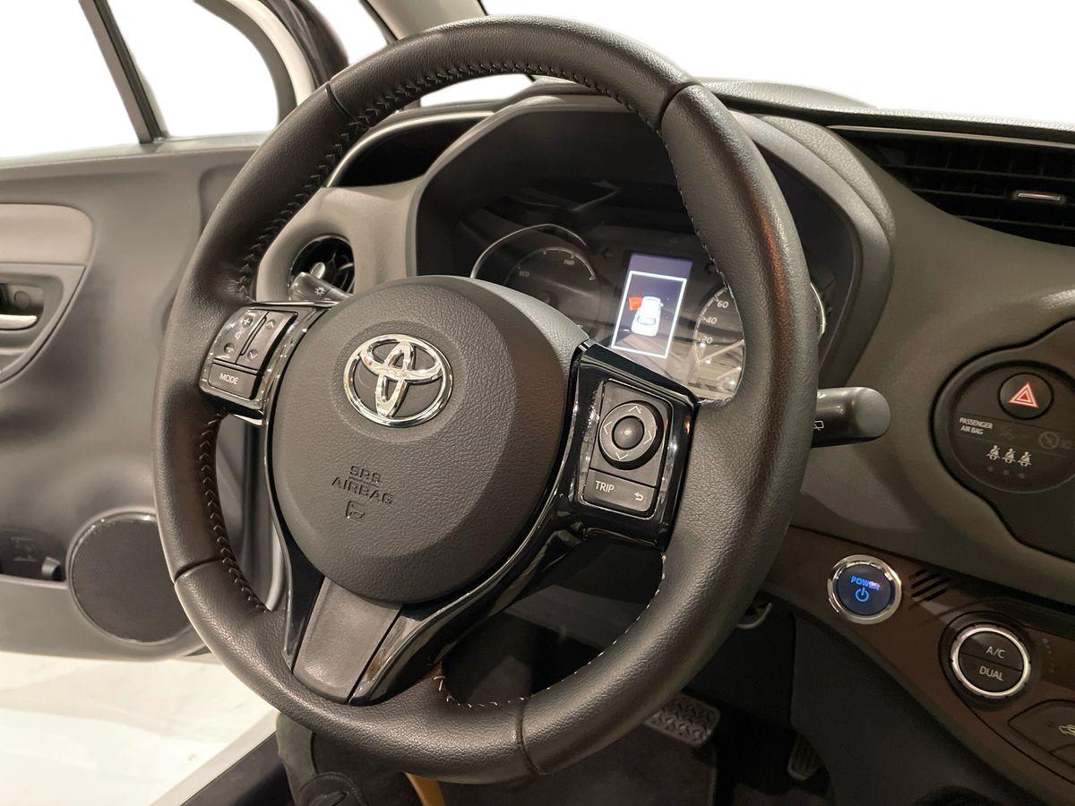 TOYOTA Yaris III 2017 - Yaris 5p 1.5h Trend White Edition my18