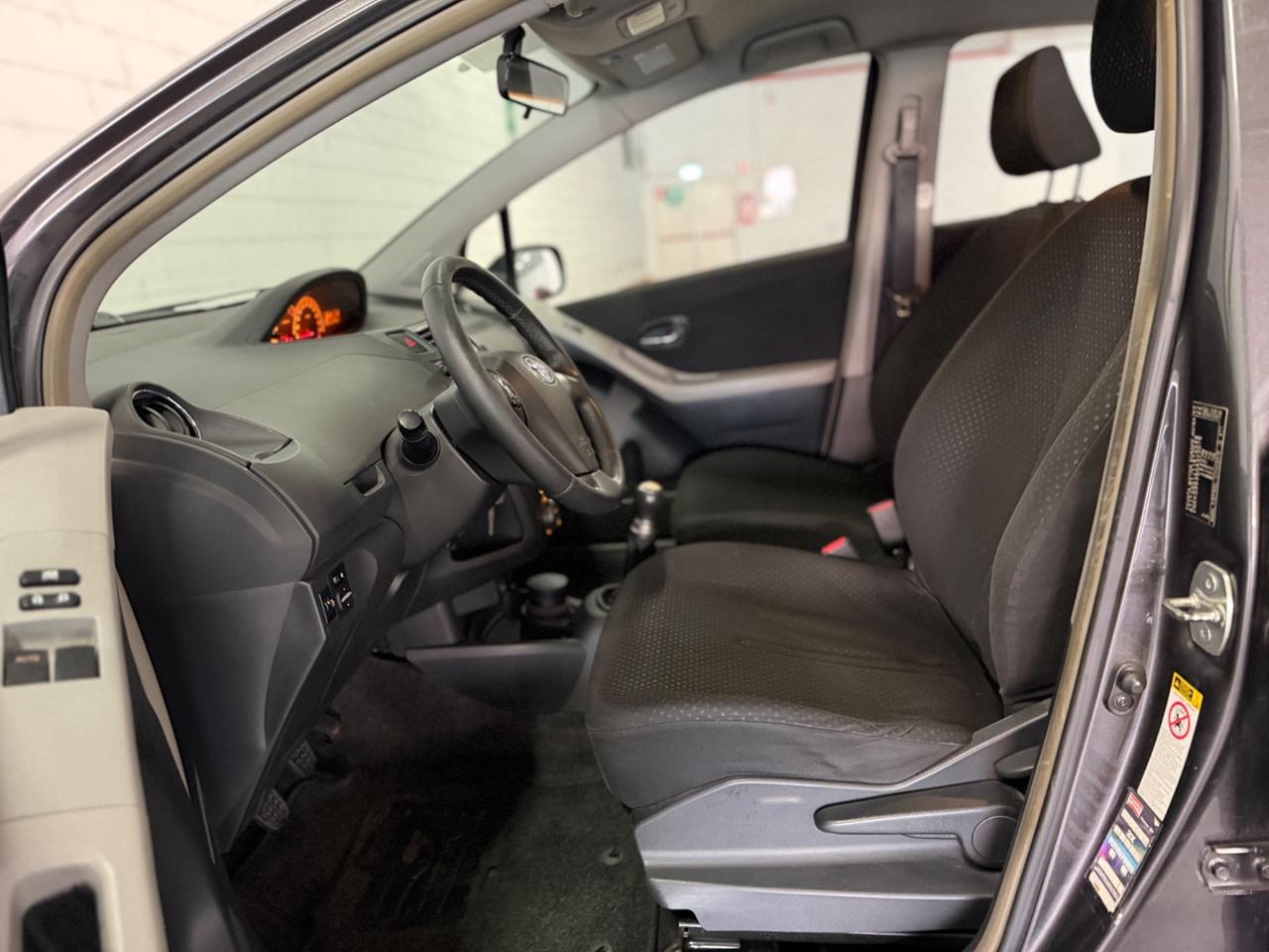 Toyota Yaris 1.0 5 porte Sol