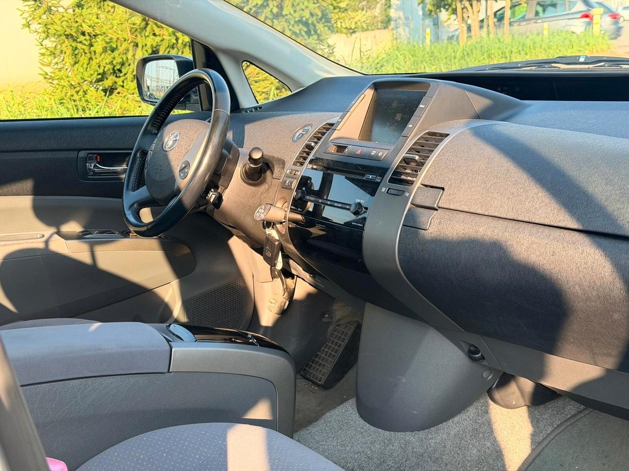 Toyota Prius 1.5i 16V Euro 4 - 2005 - 220.000 km
