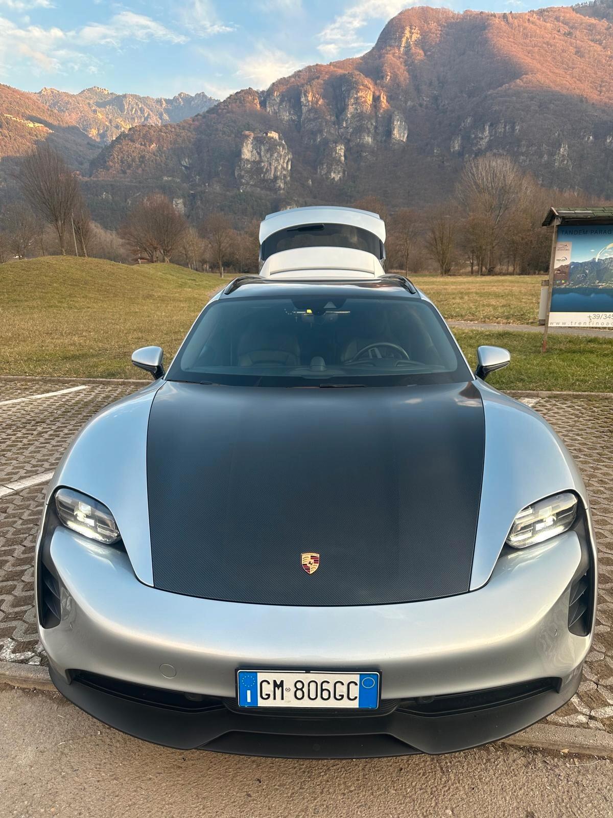 Porsche Taycan 4 Cross Turismo