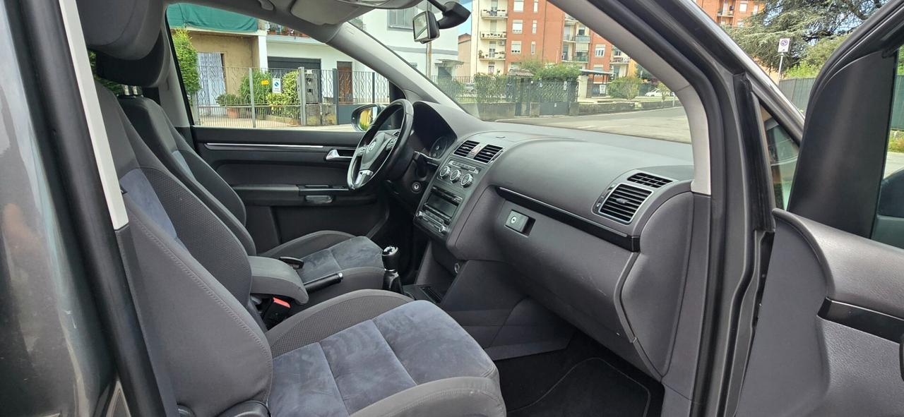 Volkswagen Touran 1.4 TSI Highline EcoFuel