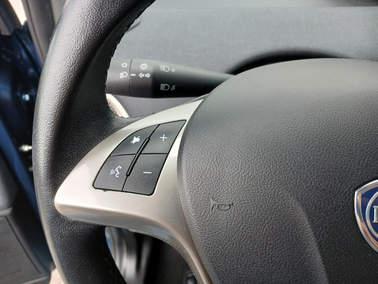 Lancia Ypsilon 1.0 HYBRID 70CV GOLD 2023