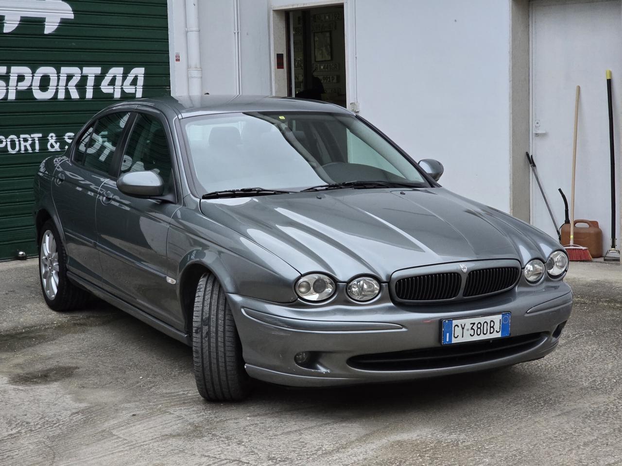 Jaguar X-Type 2.2D cat Executive