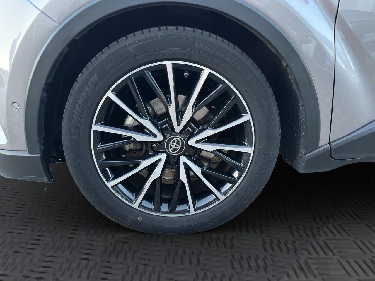 Toyota C-HR 1.8h Lounge e-cvt lounge