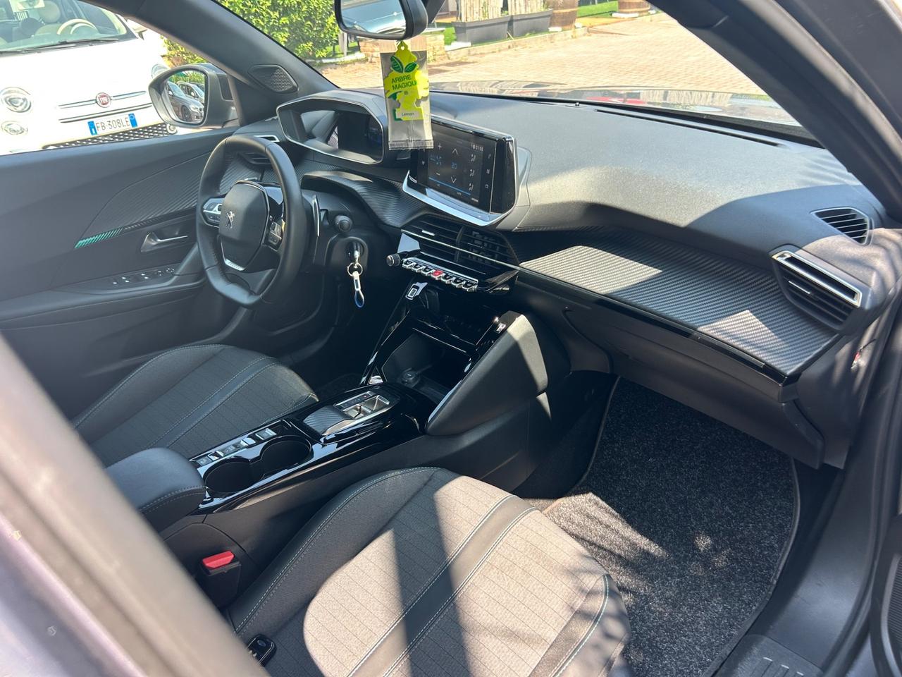 Peugeot 2008 PureTech 130 S&S EAT8 GT