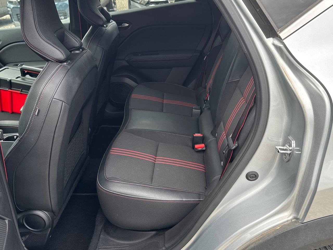 Renault Captur 1.6 e-tech hybrid rs line 145cv auto