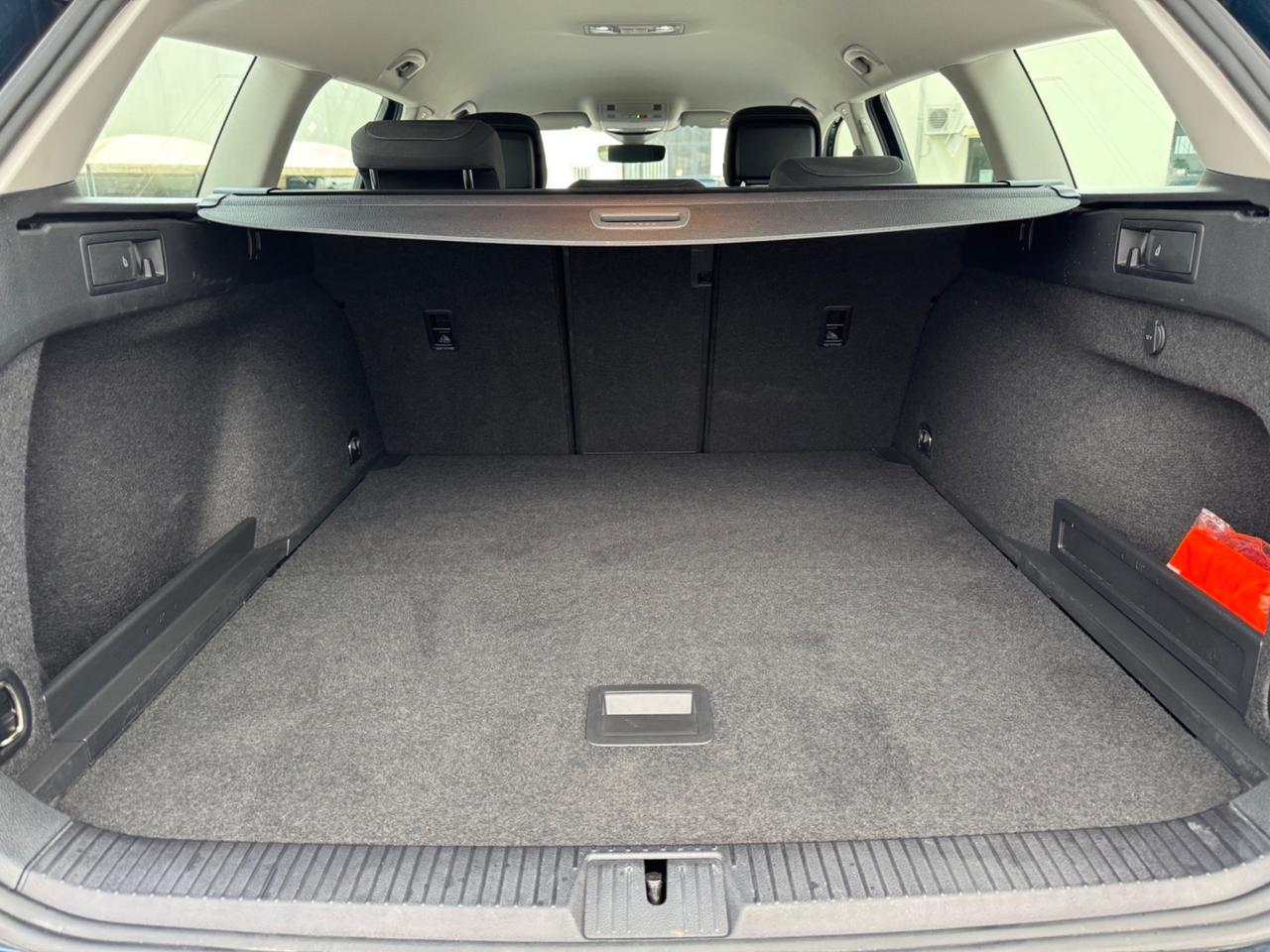 VOLKSWAGEN PASSAT 2.0 Tdi EVO Dsg-Virtual Led Navi