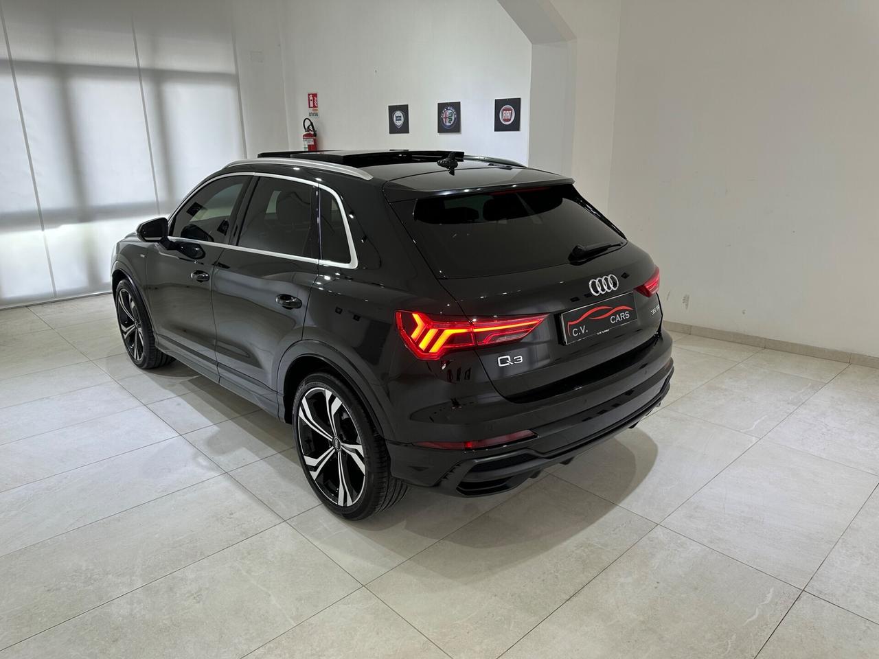Audi Q3 2.0 TDI 150 CV S tronic S line Edition TOTAL BLACK CON TETTO