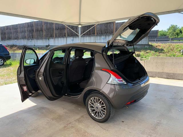 LANCIA Ypsilon 1.2 69 CV 5 porte GPL OK 07/2034 OK NEOPATENTATI