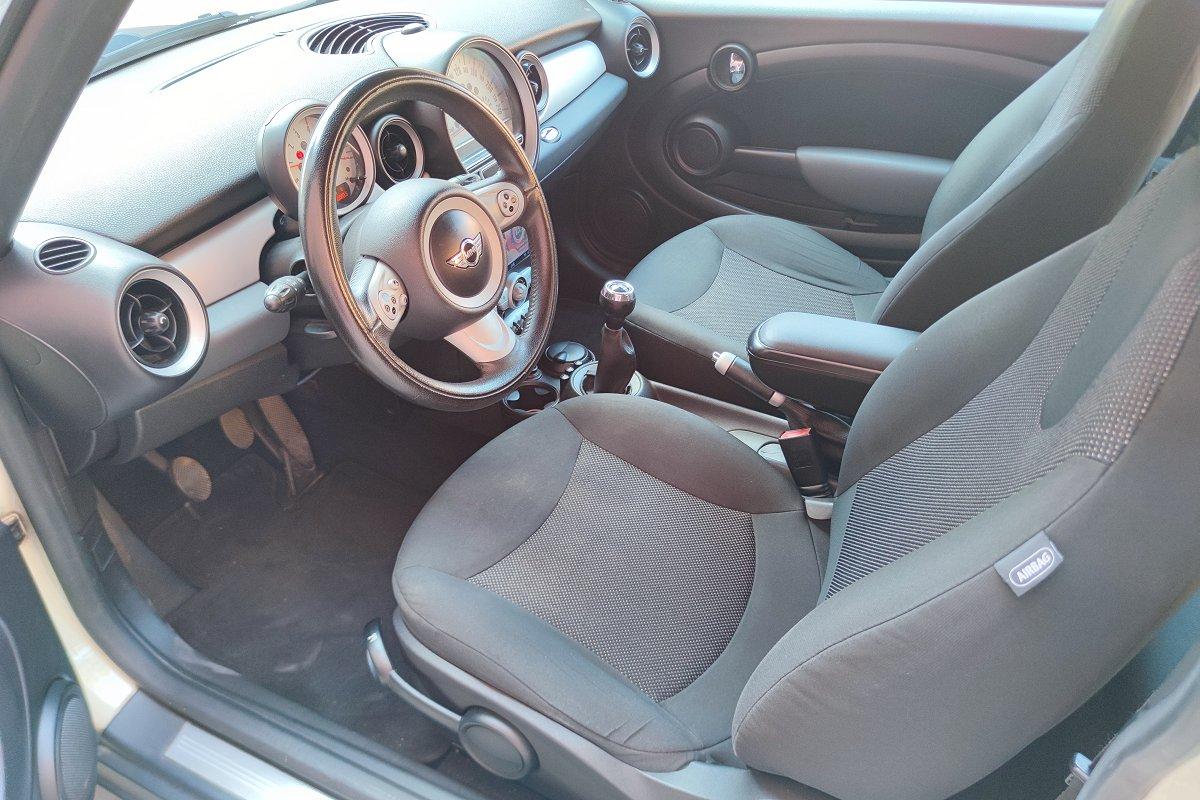 MINI Mini 1.6 16V Cooper D