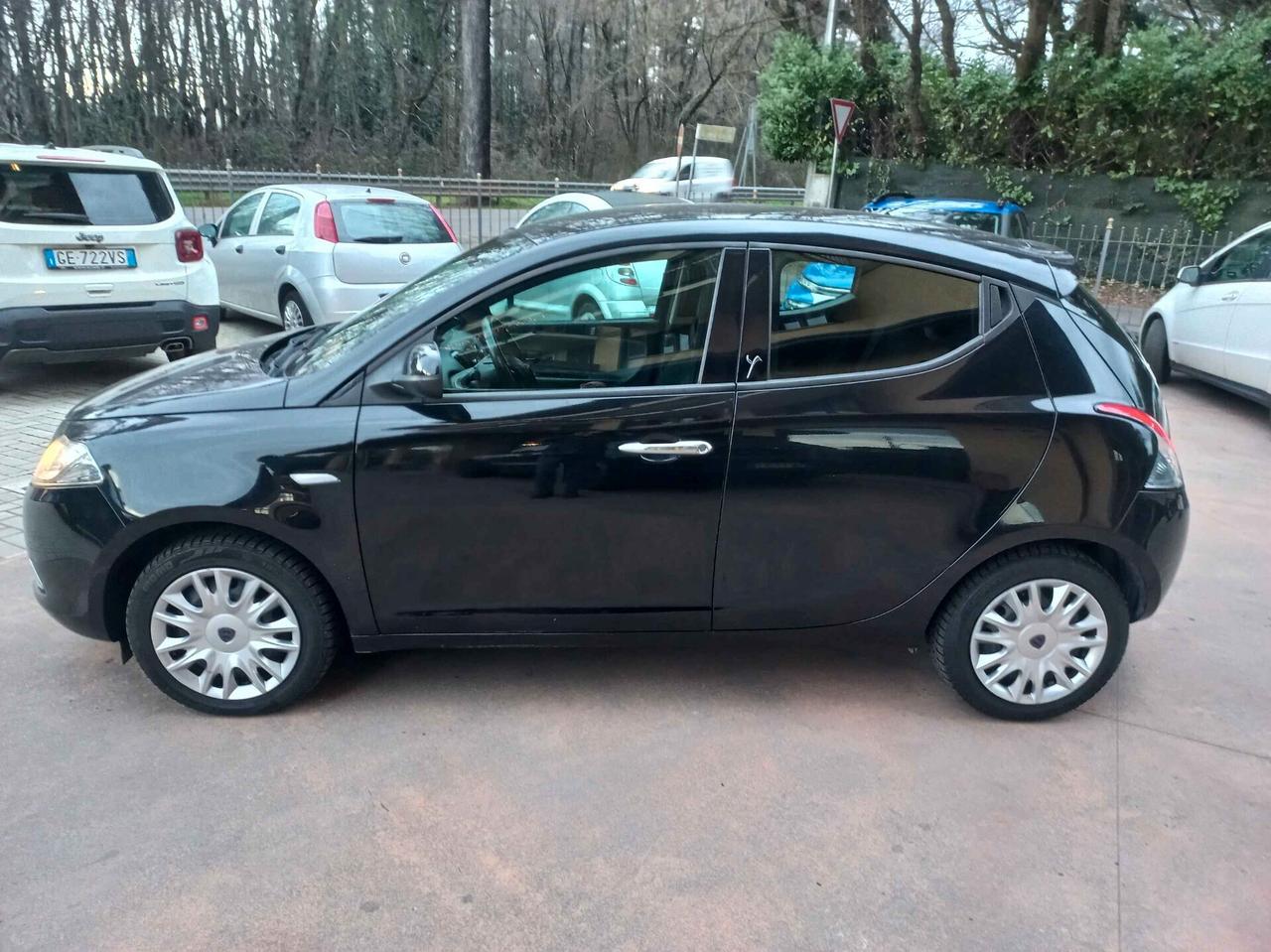 Lancia Ypsilon 1.3 MJT 16V 95 CV 5 porte S&S Silver