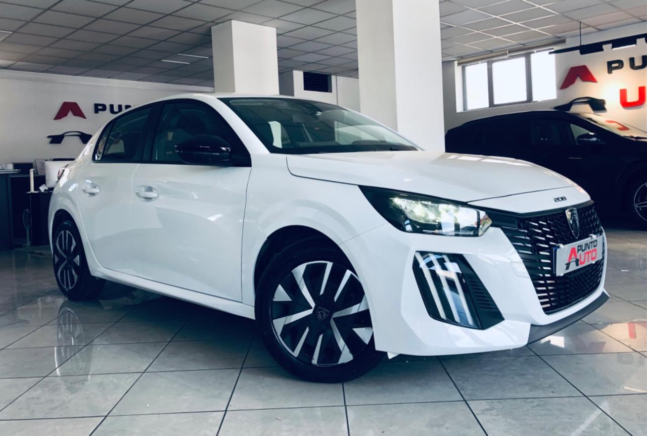 Peugeot 208 1.2 benzina neopatenti 15mila km