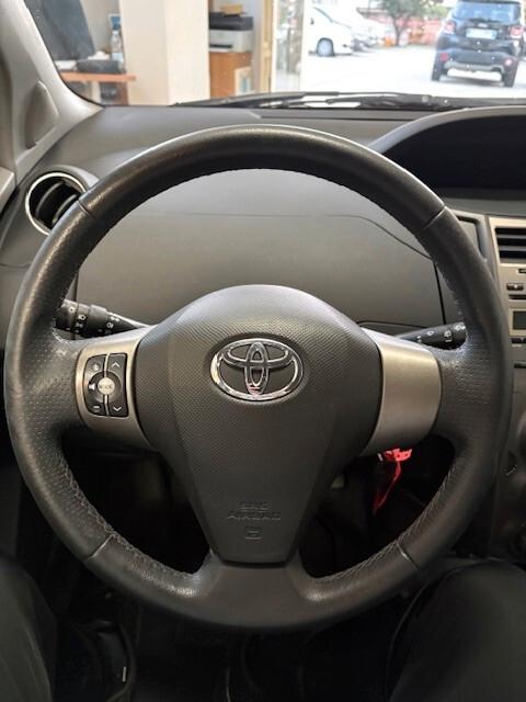 Toyota Yaris 1.4 D-4D DPF 3 porte Sol