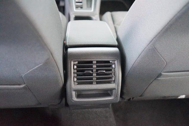 VOLKSWAGEN Golf 1.0 eTSI EVO DSG Life Italiana Ufficiale UNIPROP