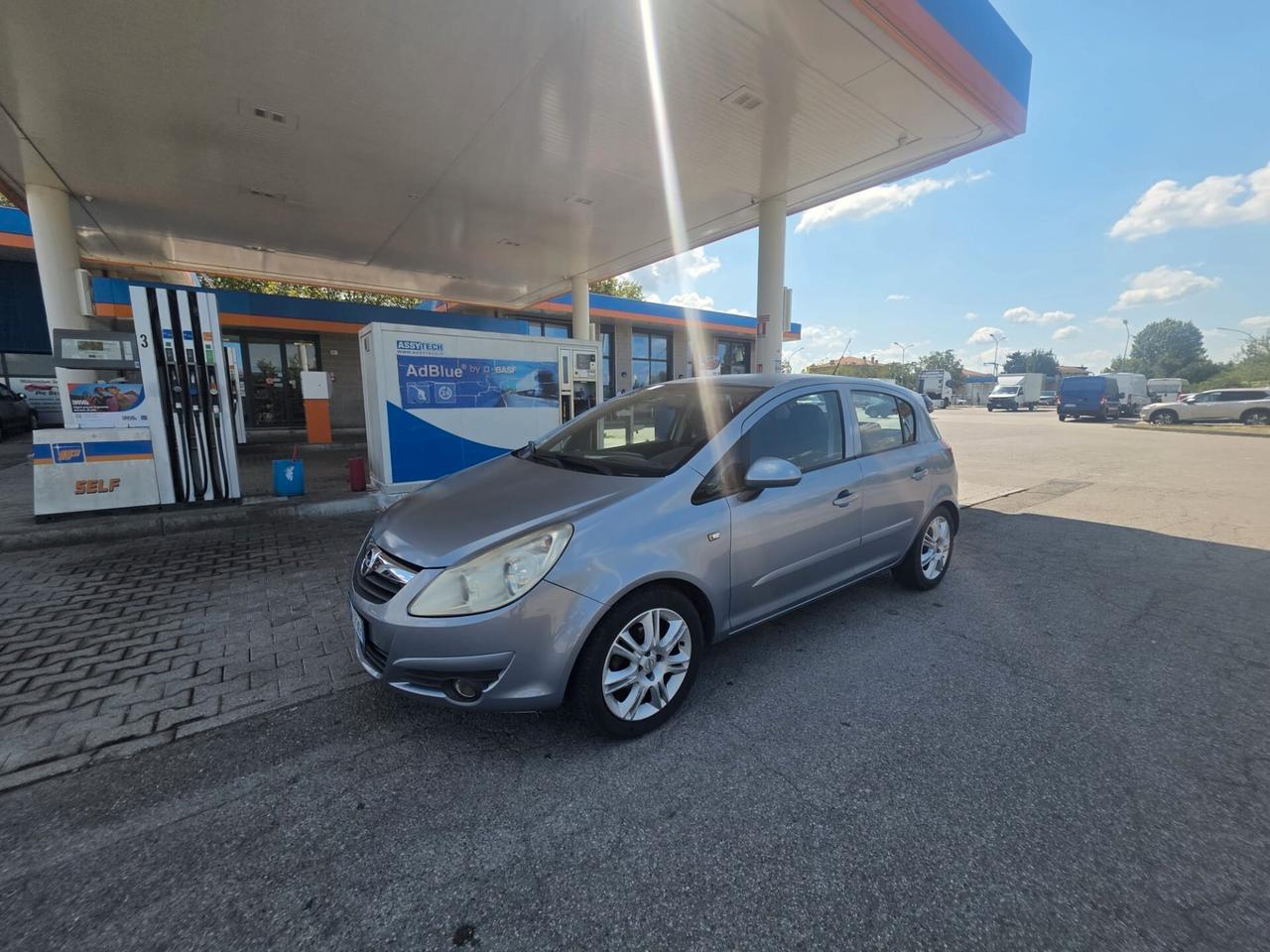 Opel Corsa 1.2 5 porte GPL