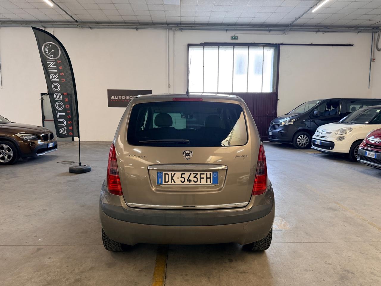 Lancia Ypsilon 1.3 MJT 90 CV Platino