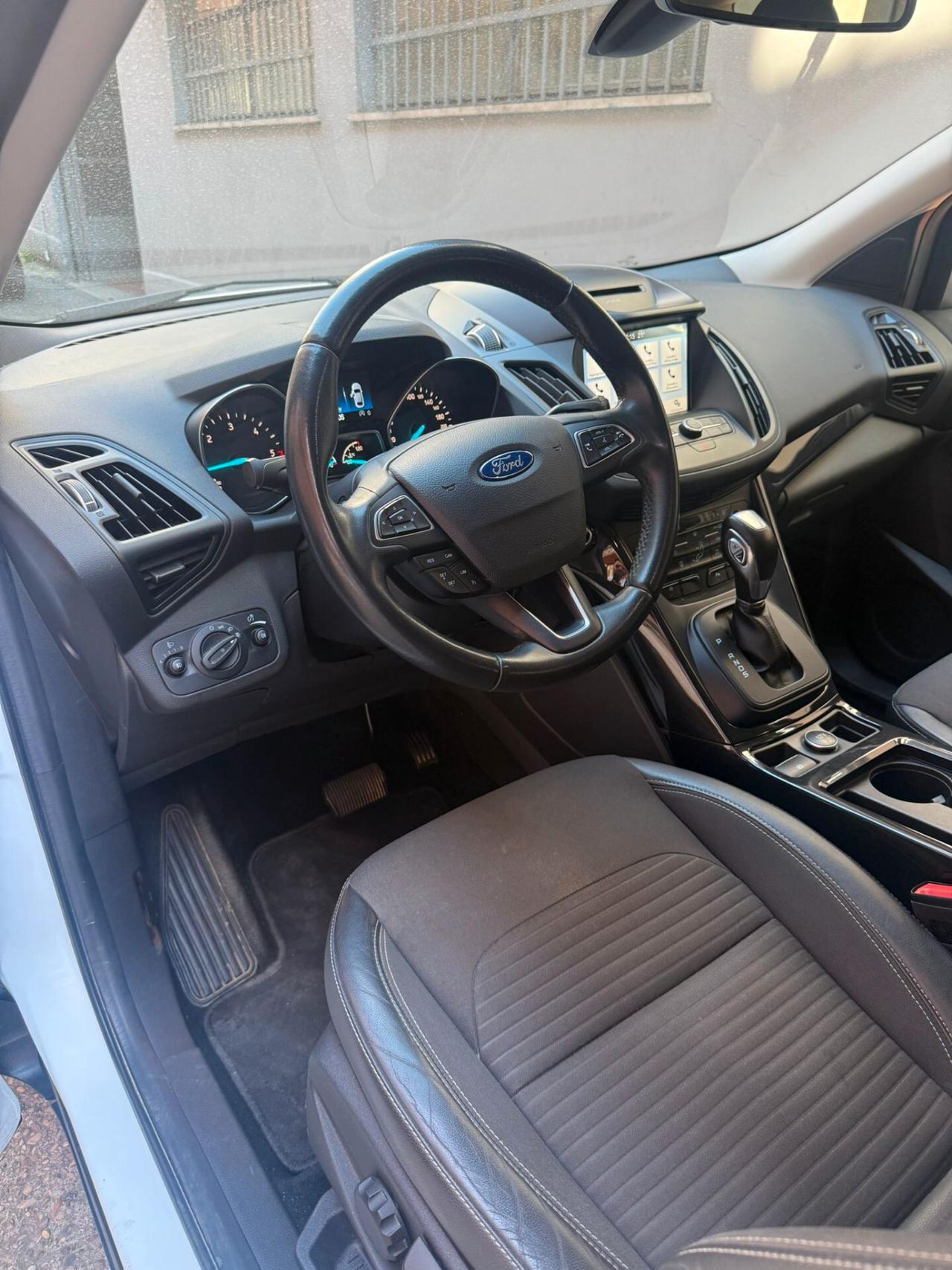 Ford Kuga 1.5 TDCI 120 CV S&S 2WD Powershift Edition