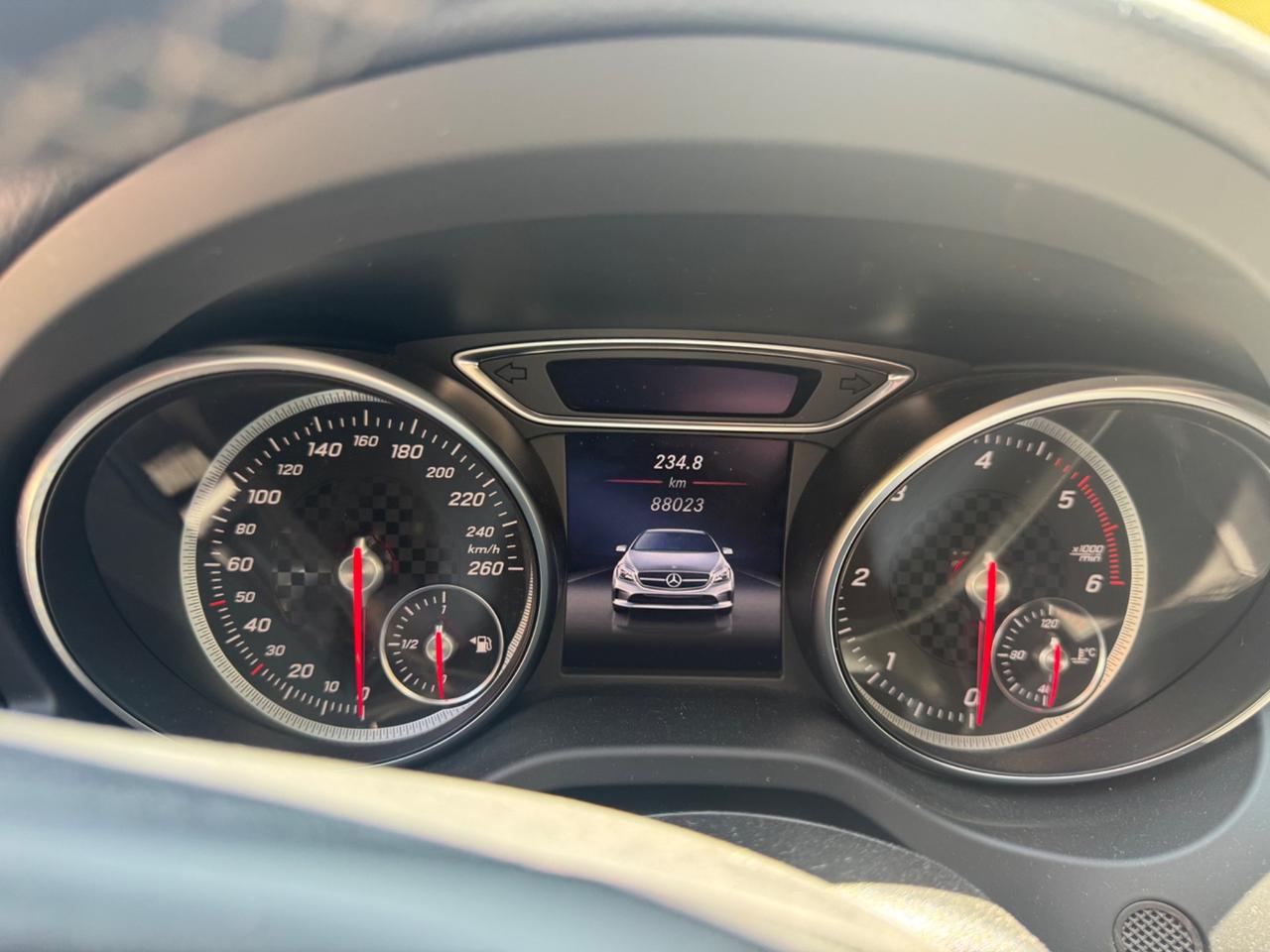 Mercedes-benz A 180 A 180 d Premium