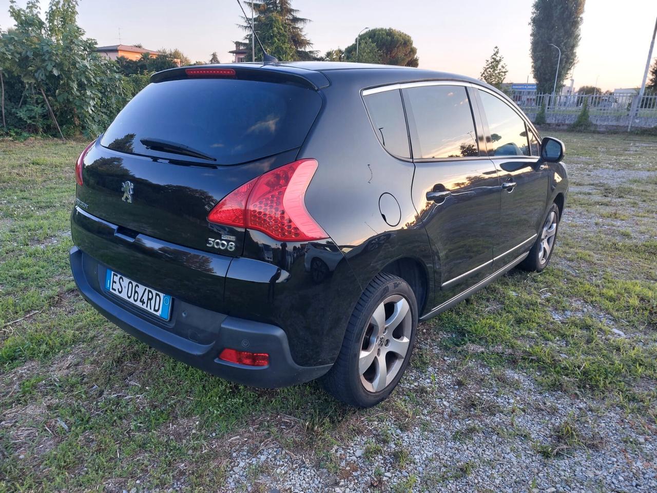 Peugeot 3008 1.6 e-HDi 115CV cambio robotizzato Stop&Start Allure