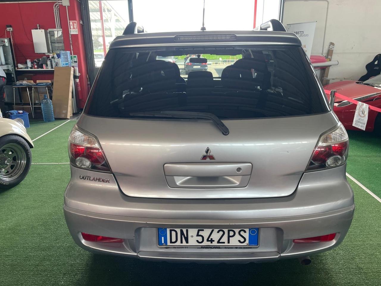 Mitsubishi Outlander 2.0i GPL 4WD PERMUTE RATE