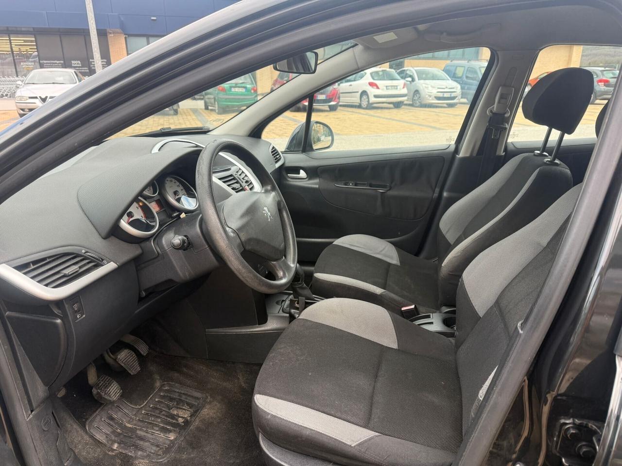 Peugeot 207 1.4 HDi 70CV 5p. X Line