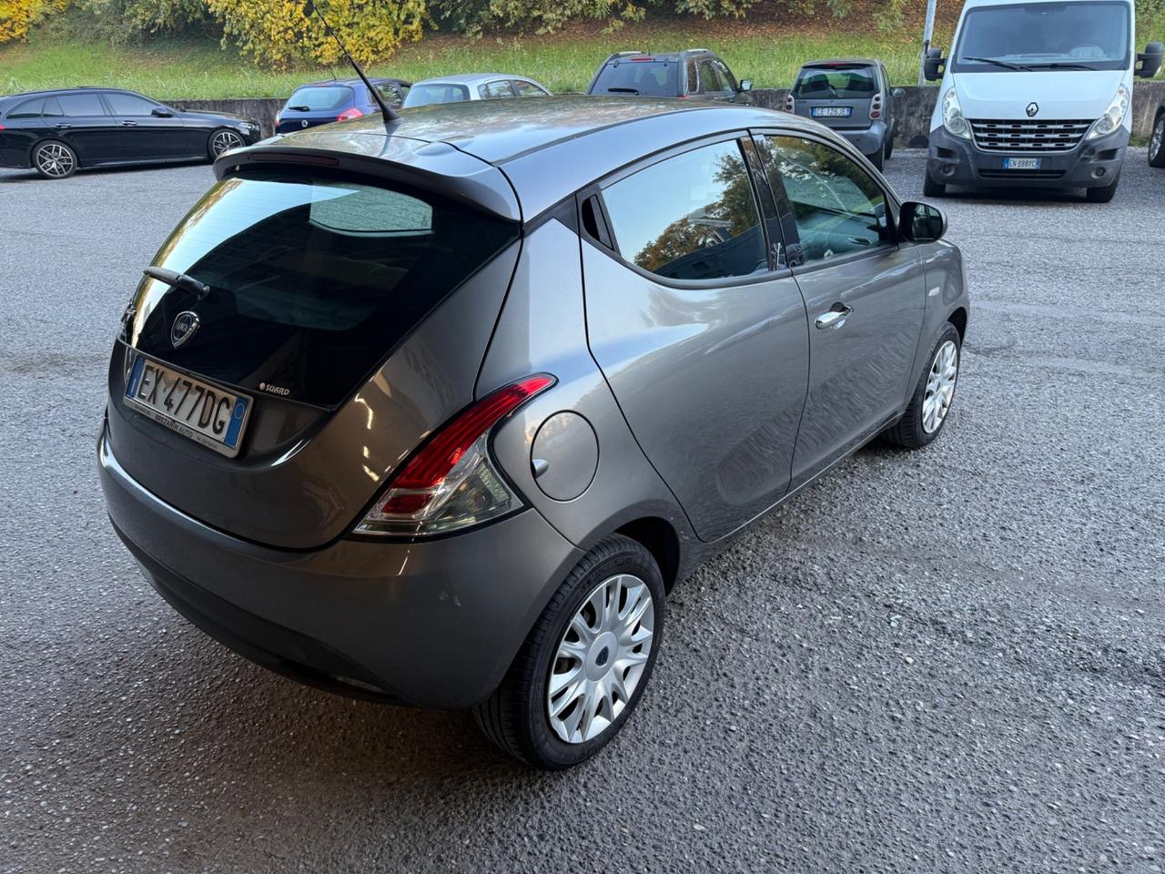 Lancia Ypsilon 1.2 69 CV 5 porte Silver
