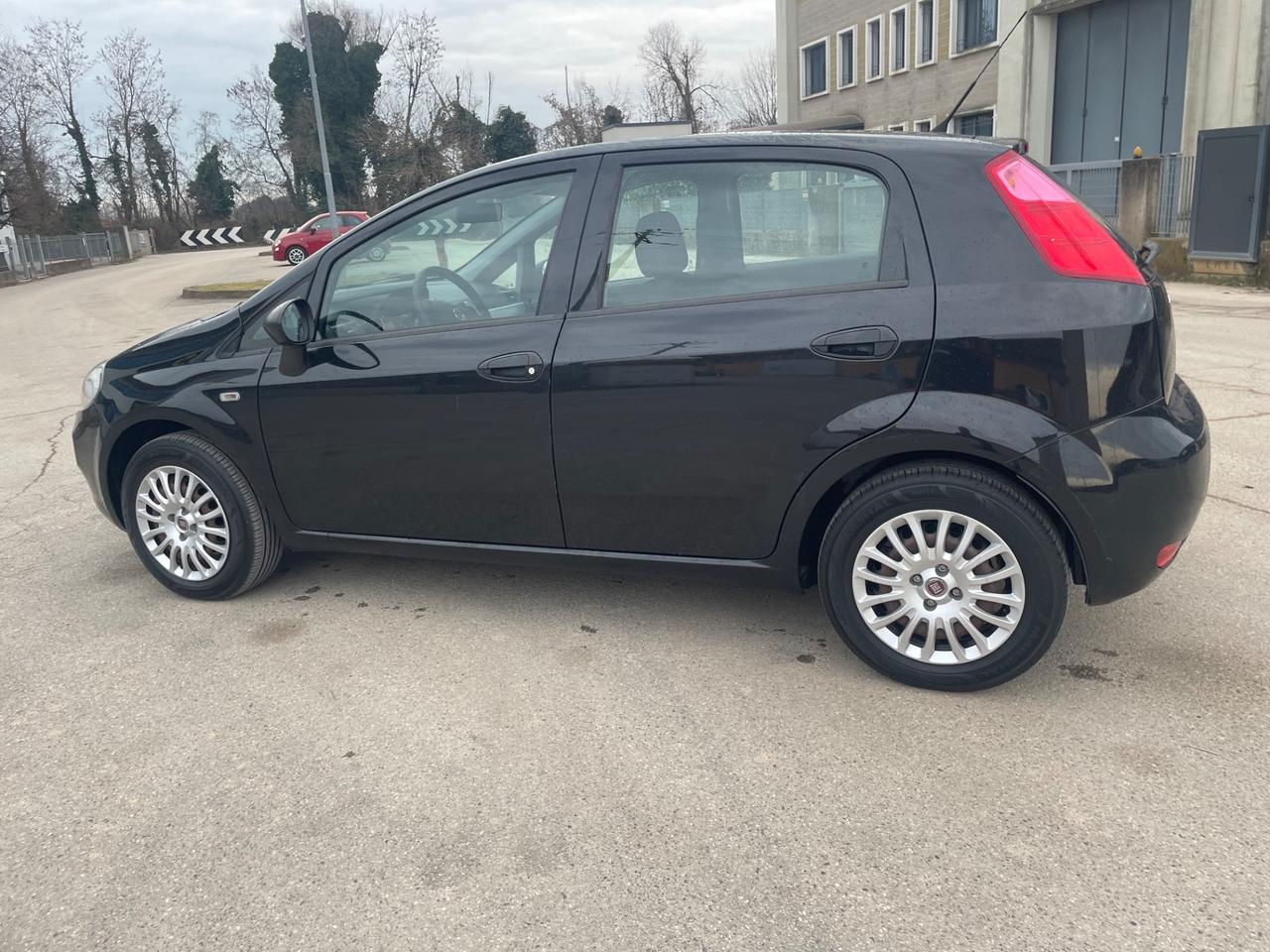 Fiat Punto 1.3 MJT 5 porte anno 2014 perfetta
