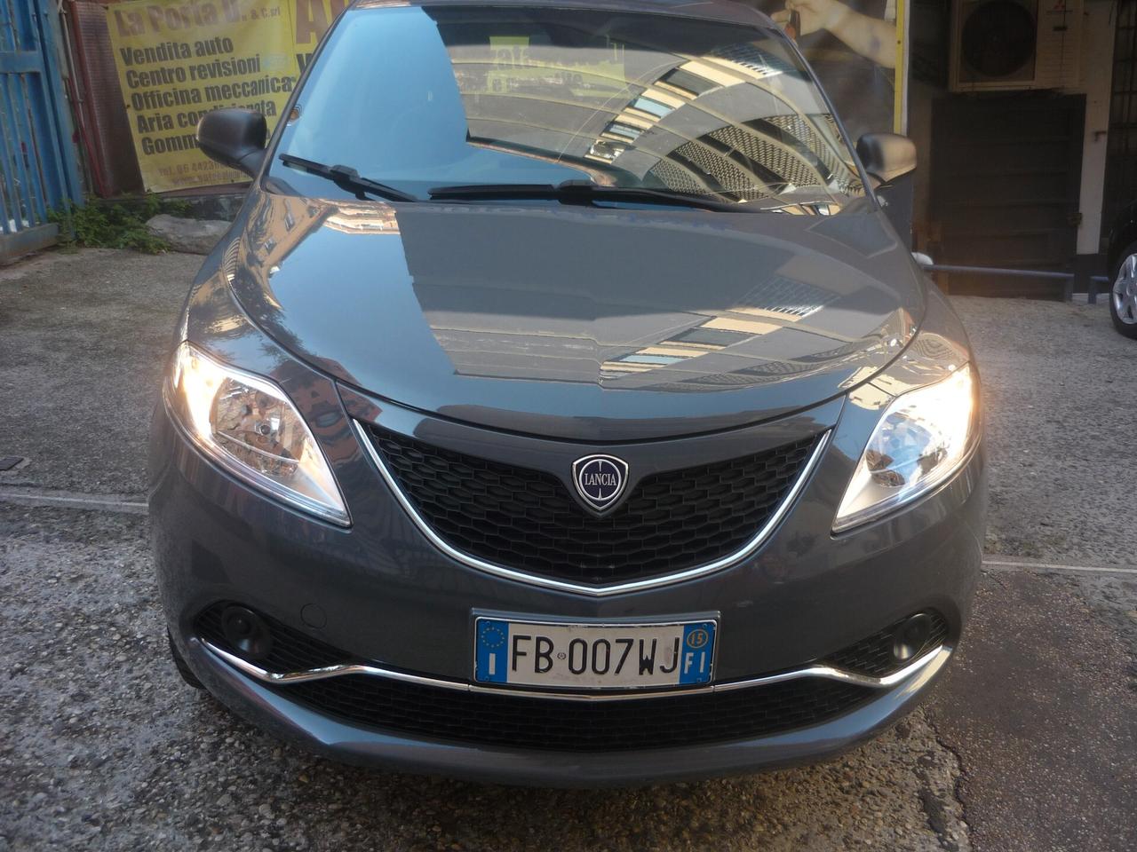 Lancia Ypsilon 0.9 TwinAir 85 CV 5 porte Metano Ecochic Gold